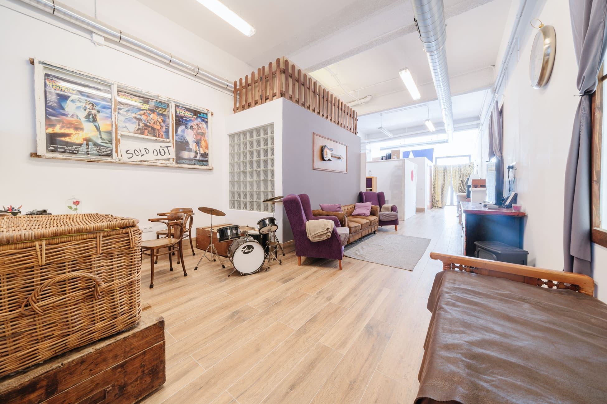 Interior de vivienda creada a partir de un local mediante cambio de uso en El Prat de Llobregat.